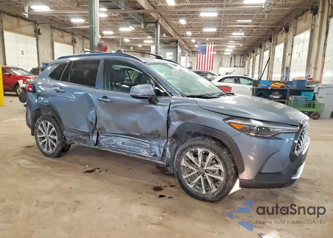 2024 Toyota Corolla Cross Xle z USA, uszkodzony, nr VIN 7MUDAABG9RV114934